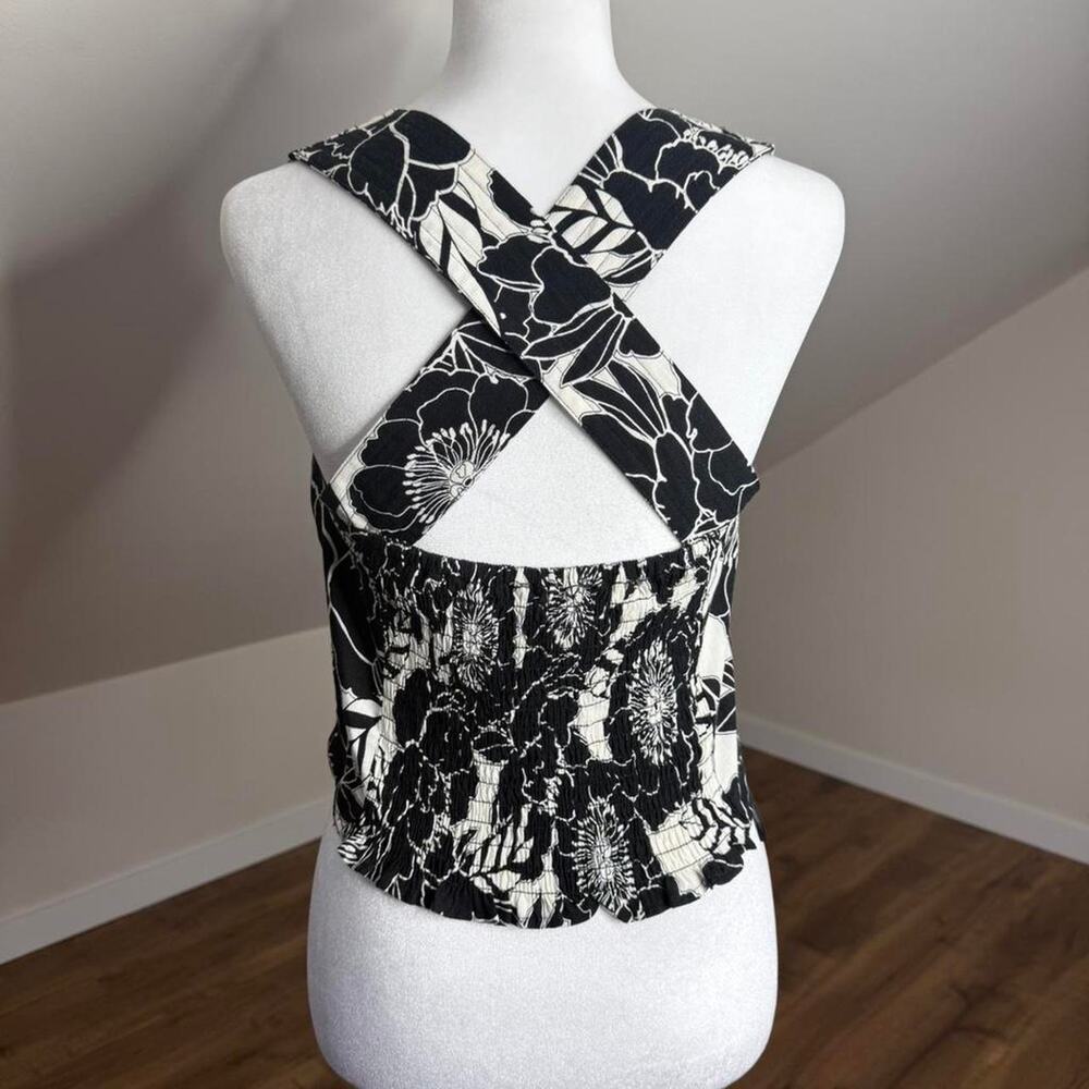 Rose + Olive resort wear Black and white floral‎ crop top